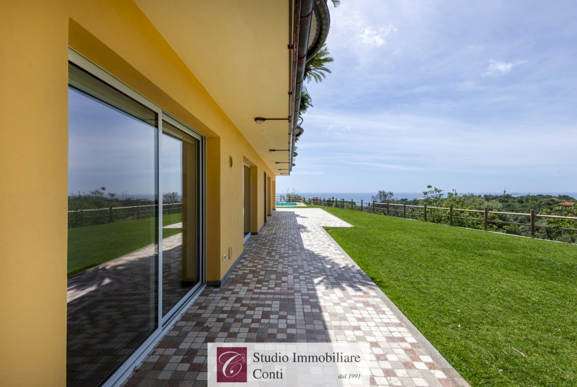 Three-room apartment Via della Pineta, Varazze - photo 3