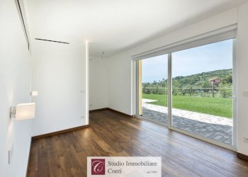 Three-room apartment Via della Pineta, Varazze - photo 18