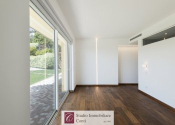 Three-room apartment Via della Pineta, Varazze - photo 19