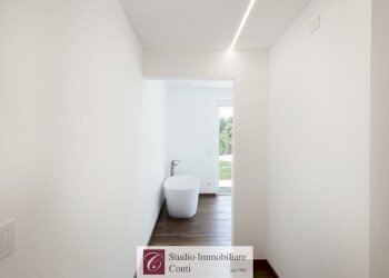 Three-room apartment Via della Pineta, Varazze - photo 30