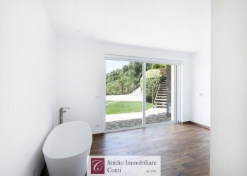 Three-room apartment Via della Pineta, Varazze - photo 31