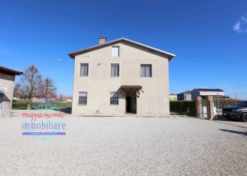 Foto 1 - Villa VIA MAESTRA GRANDE
 
25, Cento - photo 1