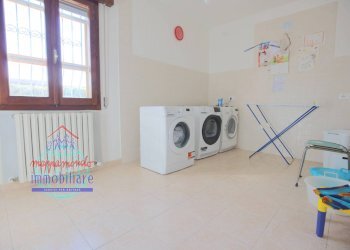Foto 19 - Villa VIA MAESTRA GRANDE
 
25, Cento - photo 19