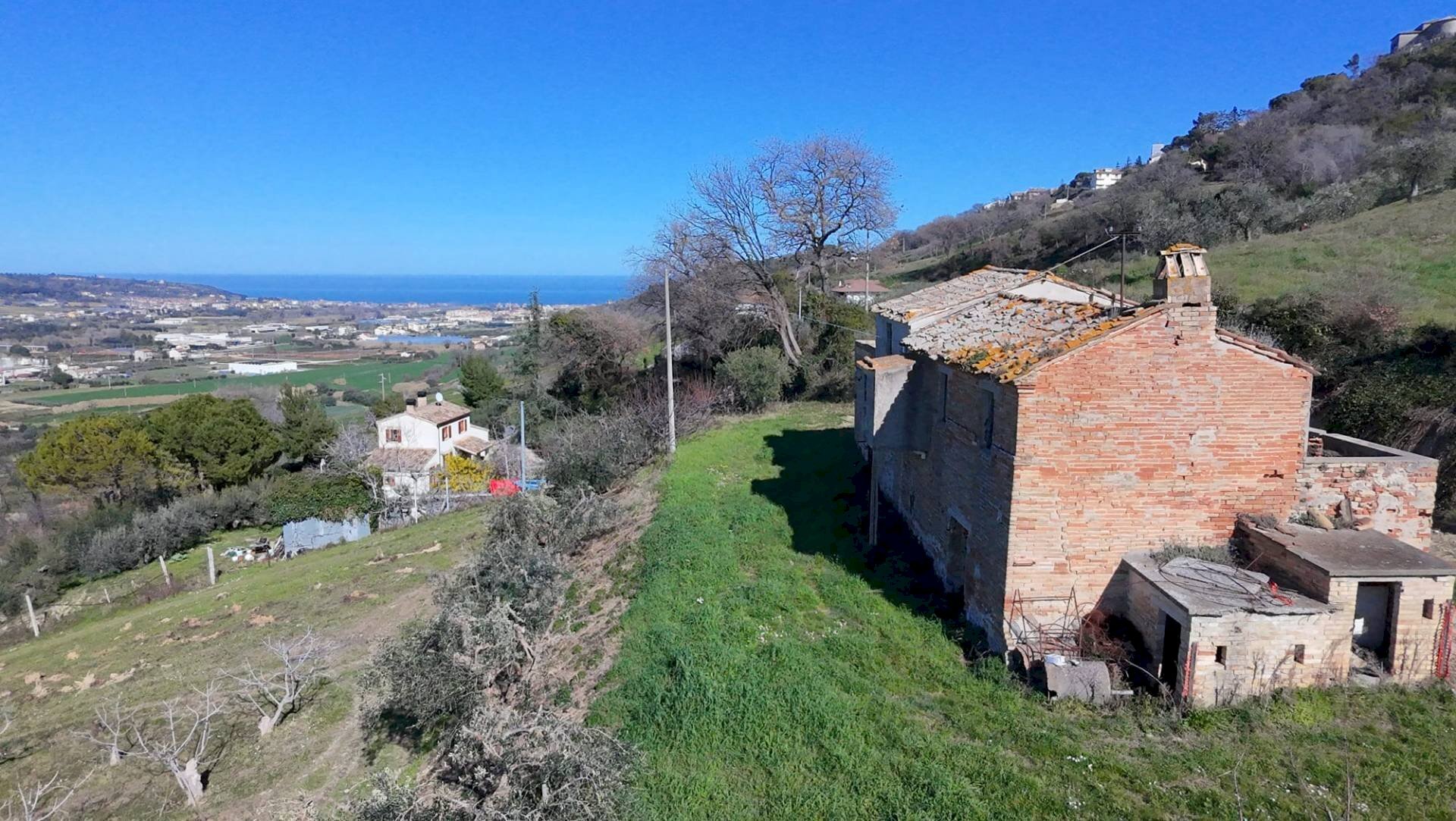 Foto 1 - Rustico c.da valdaso
 
18, Campofilone - foto 1