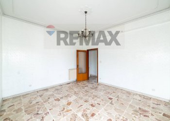 Stanza vuota - Trilocale Via Risorgimento
 
3, Mascalucia - foto 11
