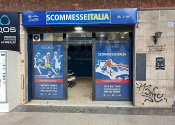 Edificio all\'aperto - Two-room apartment PIAZZA EUROPA
 
18, Acireale - photo 1