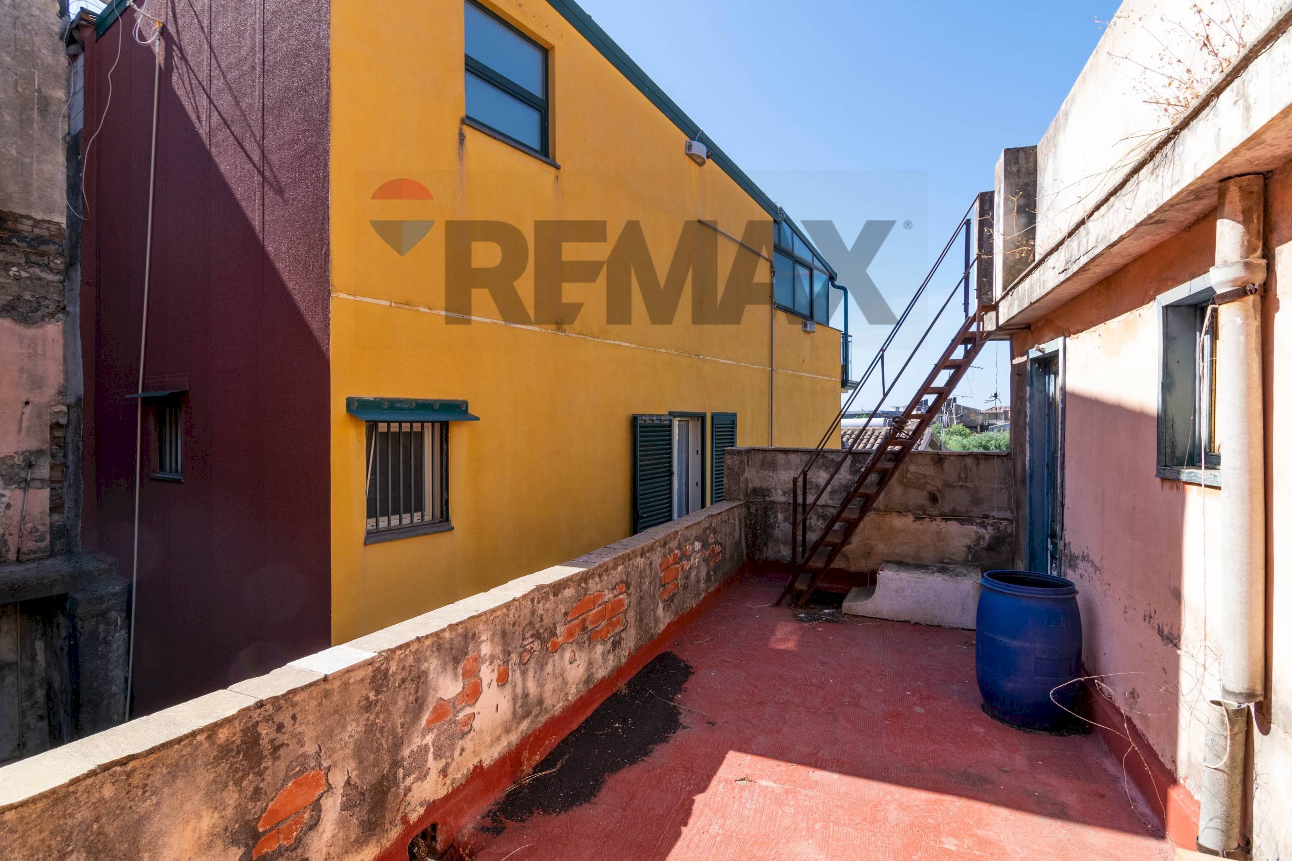 Terrazza - Three-room apartment Via Gangi
60, Acireale - photo 2
