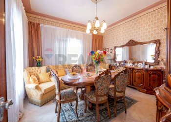 Sala da pranzo - Appartamento Via Lombardia
 
26, Nicolosi - foto 5
