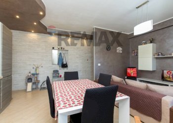 Sala da pranzo - Trilocale Via Delle Robinie
 
4, Catania - foto 8