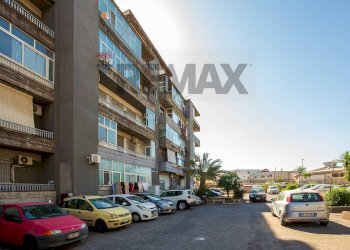 Edificio all\'aperto - Trilocale Via Delle Robinie
 
4, Catania - foto 27