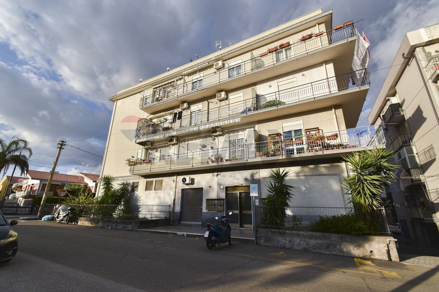 Edificio all\'aperto - Trilocale Via Francesco Cilea
 
3, San Giovanni la Punta - foto 1