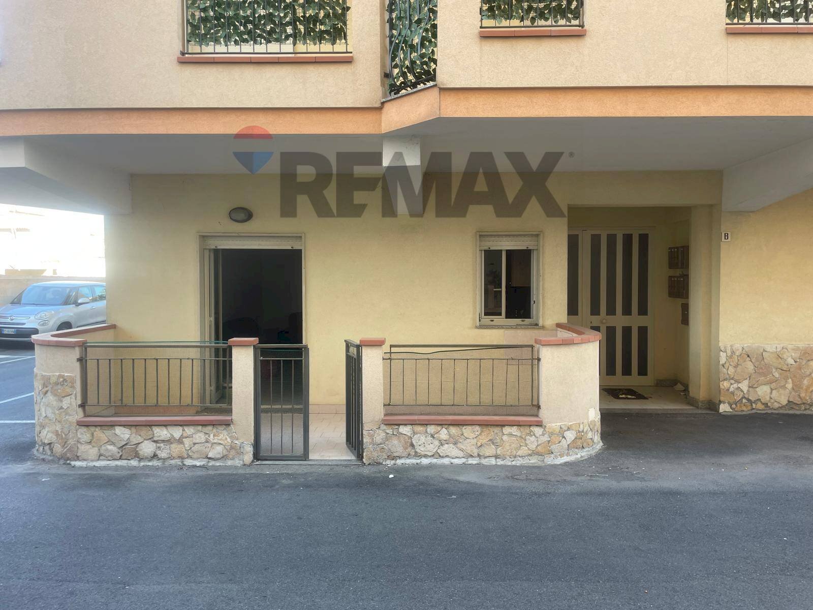 Edificio all\'aperto - Trilocale via regina margherita
627, Santa Teresa di Riva - foto 2