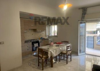 Sala da pranzo - Trilocale via regina margherita
 
627, Santa Teresa di Riva - foto 15