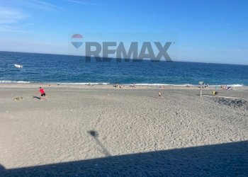 Vista dell\'acqua - Trilocale via regina margherita
 
627, Santa Teresa di Riva - foto 25