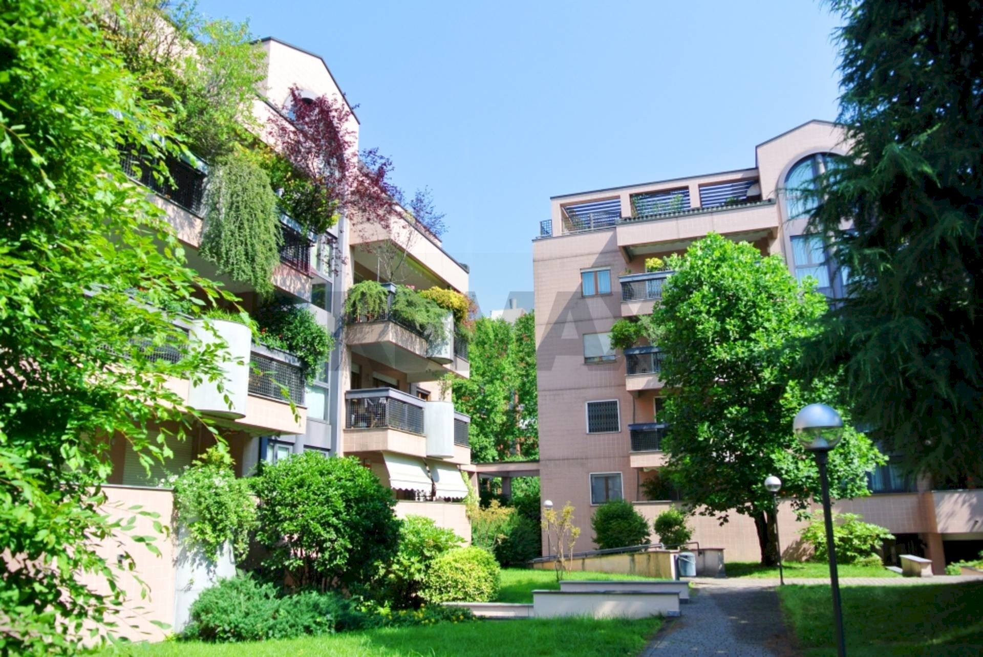Edificio all\'aperto - Monolocale via Cassanese
 
41, Segrate - foto 2