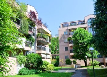 Edificio all\'aperto - One-room apartment via Cassanese
 
41, Segrate - photo 1