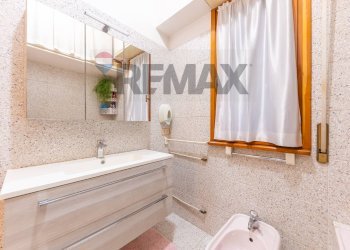 Bagno - Trilocale Via Cino Del Duca
71, Roma - foto 15
