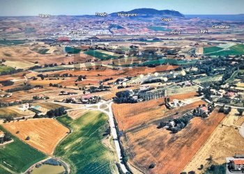 Vista delle montagne - Terreno agricolo Contrada Castelnuovo
 
1, Recanati - foto 32