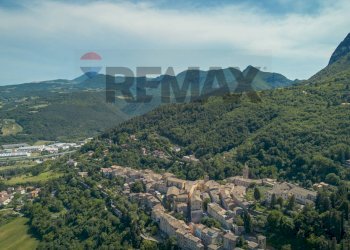 Vista delle montagne - Casa semi indipendente VIA CAVALIERI
 
4/A, Serra San Quirico - foto 13