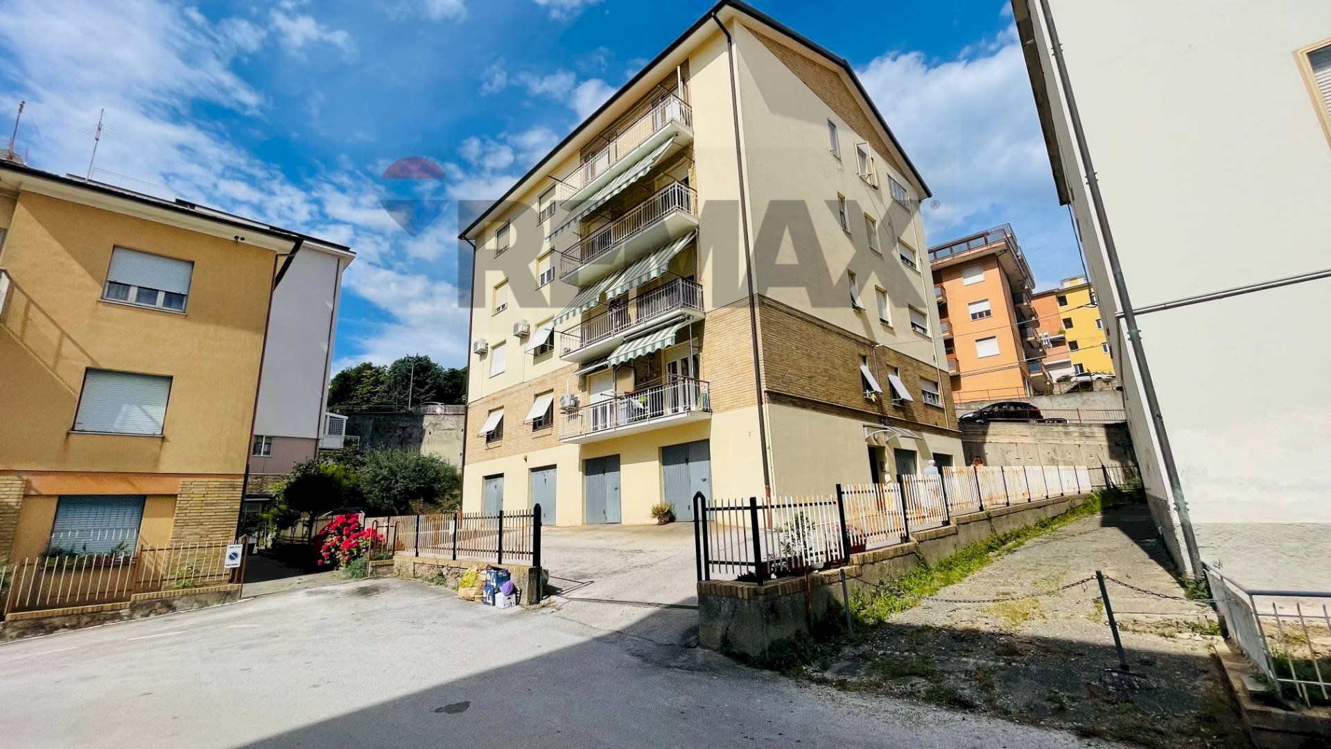 Edificio all\'aperto - Four-room apartment Via Bonacci Brunamonti
 
7, Recanati - photo 1