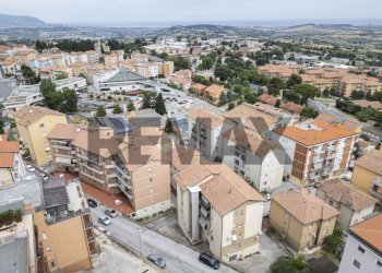 Edificio all\'aperto - Quadrilocale Via Bonacci Brunamonti
 
7, Recanati - foto 1
