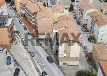 Edificio all\'aperto - Quadrilocale Via Bonacci Brunamonti
 
7, Recanati - foto 3