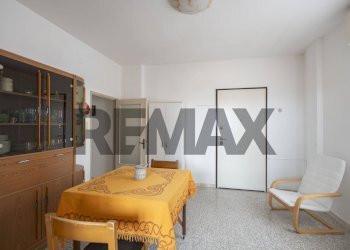 Sala da pranzo - Quadrilocale Via Bonacci Brunamonti
 
7, Recanati - foto 8