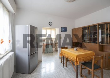 Sala da pranzo - Quadrilocale Via Bonacci Brunamonti
 
7, Recanati - foto 10
