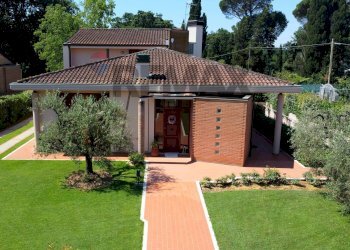 vista fronte - Villa Via Delle Pinete Loc. Staffoli
 
18, Castelfranco di Sotto - foto 1