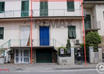 Edificio all\'aperto - Semi-detached house Via  G. Matteotti
 
69, Capraia e Limite - photo 1