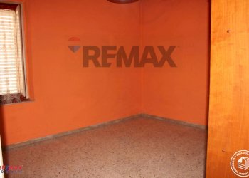 Camera - Semi-detached house Via  G. Matteotti
 
69, Capraia e Limite - photo 10