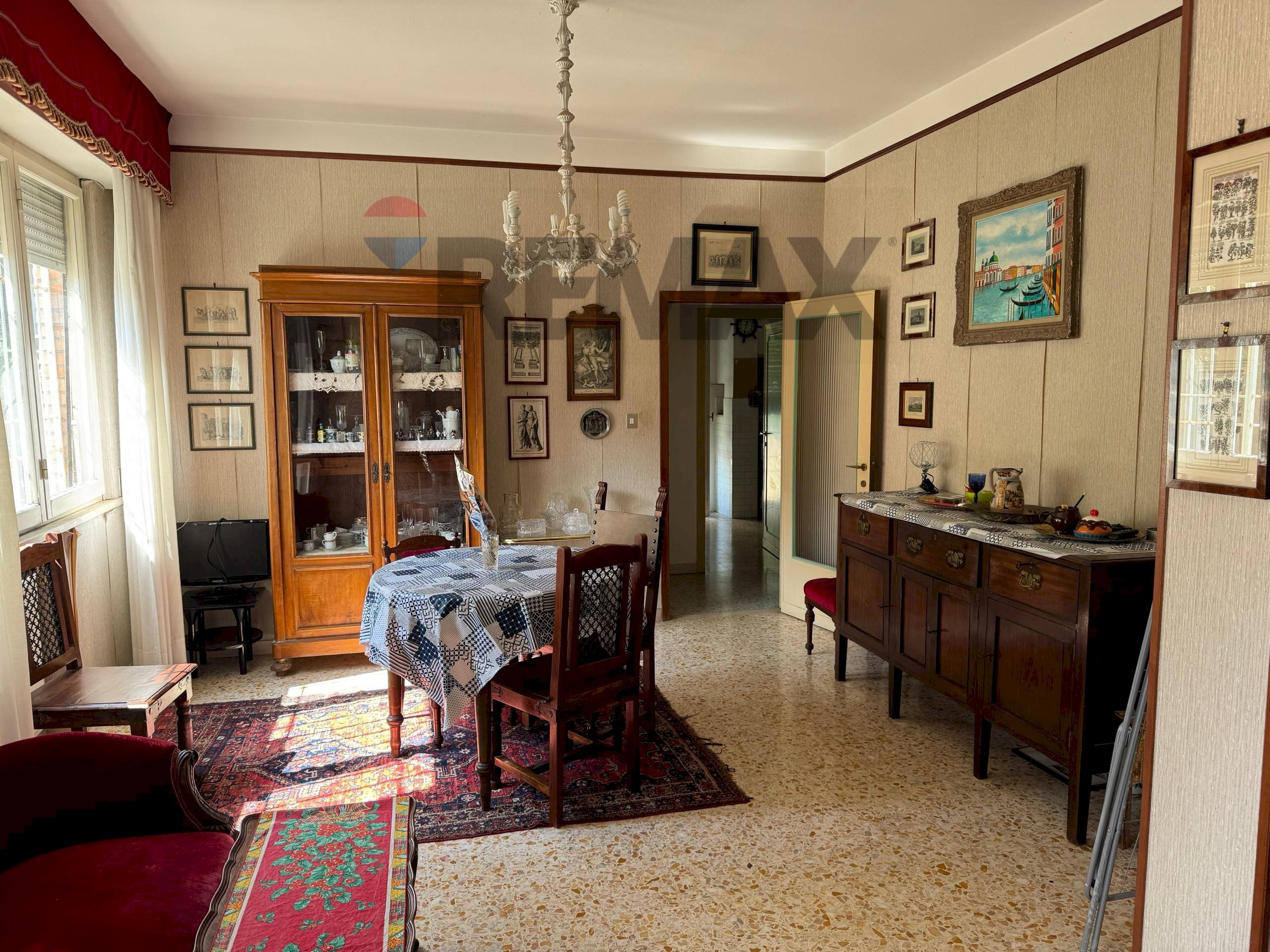 Sala da pranzo - Non-buildable land Via Beatrice
 
15, Perugia - photo 2