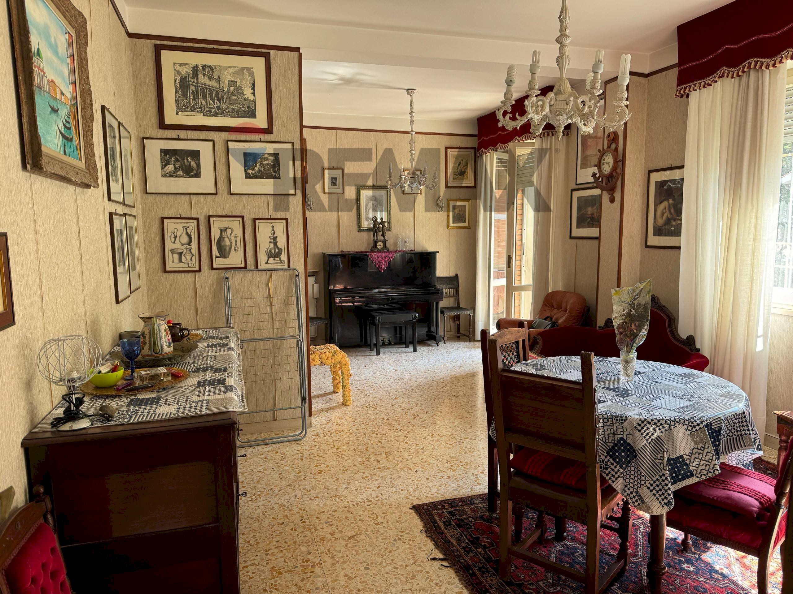 Sala da pranzo - Non-buildable land Via Beatrice
 
15, Perugia - photo 3