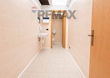 Bagno - Commercial Premises viale Stelvio
44, Morbegno - photo 30