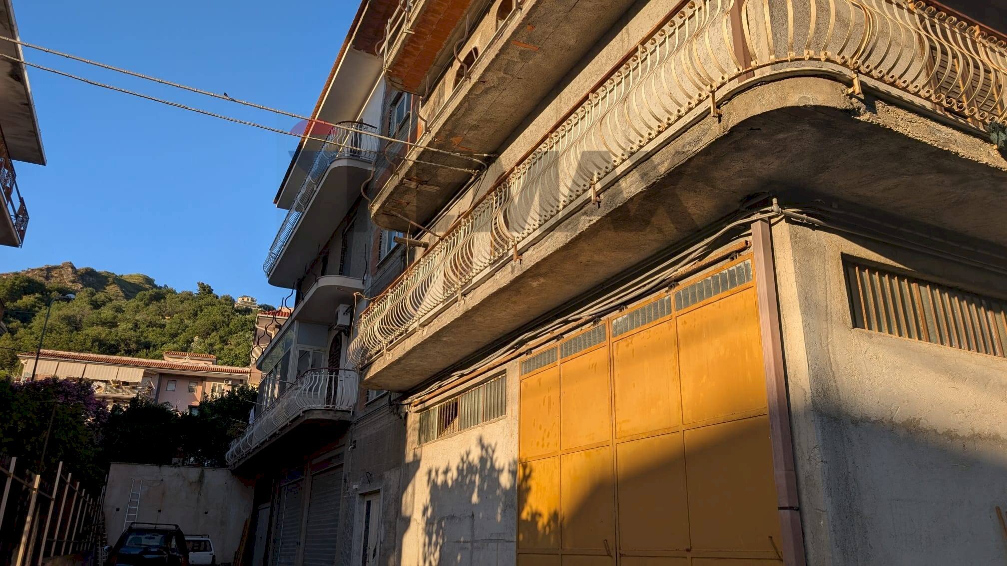 Edificio all\'aperto - Three-room apartment VIA OLIVETO
 
23, Gaggi - photo 1