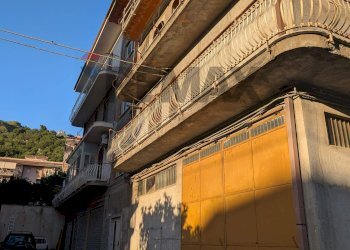 Edificio all\'aperto - Three-room apartment VIA OLIVETO
 
23, Gaggi - photo 1