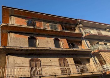 Edificio all\'aperto - Three-room apartment VIA OLIVETO
 
23, Gaggi - photo 5