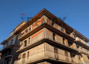 Edificio all\'aperto - Three-room apartment VIA OLIVETO
 
23, Gaggi - photo 12