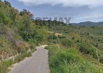 Vista delle montagne - Terreno agricolo POSTOLEONE
3, Graniti - foto 2