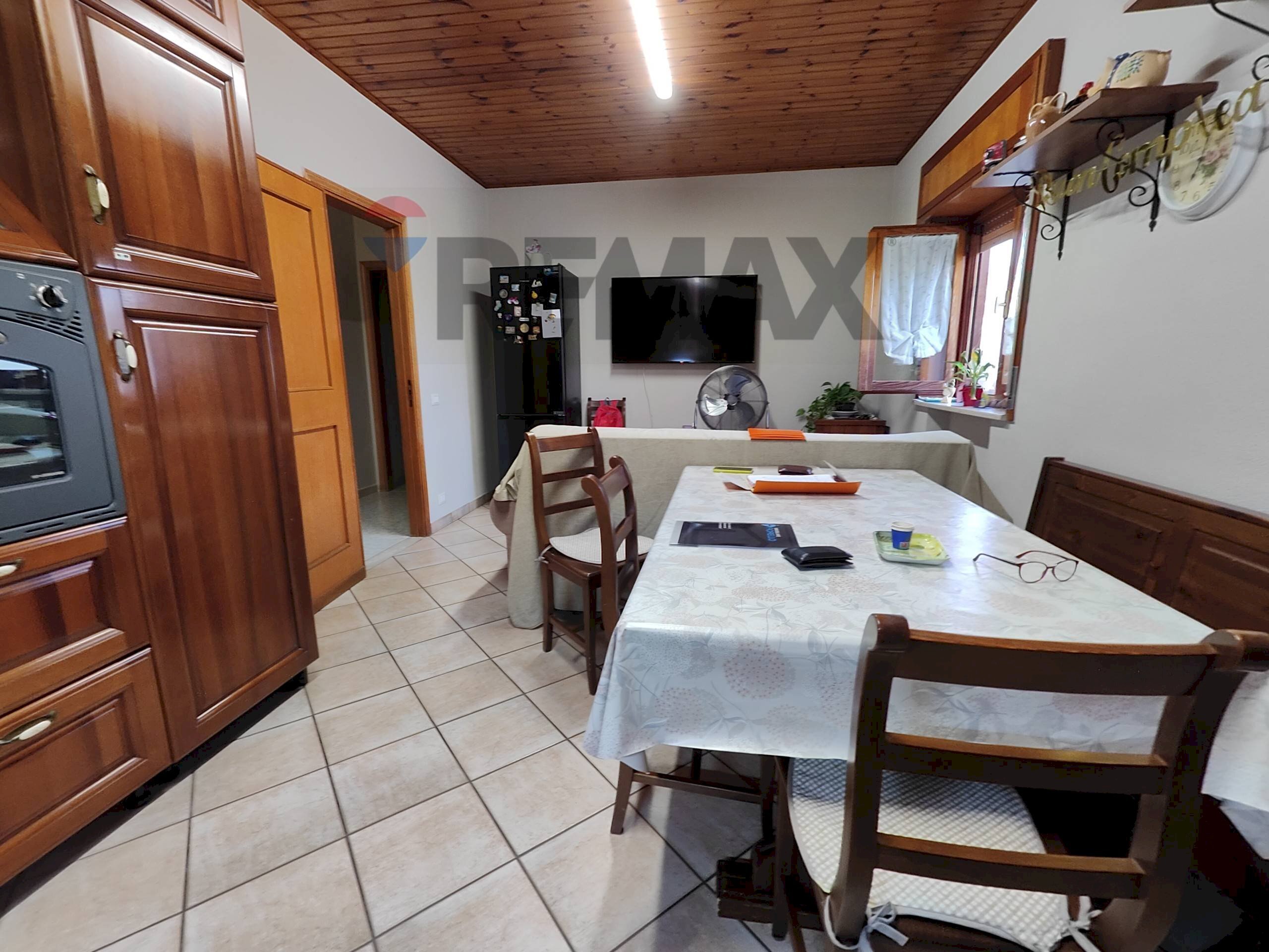 Sala da pranzo - Quadrilocale via Nazionale
 
169, Rometta - foto 1