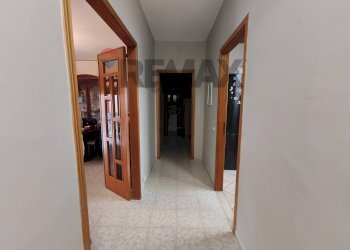 Hall / corridoio - Quadrilocale via Nazionale
 
169, Rometta - foto 10