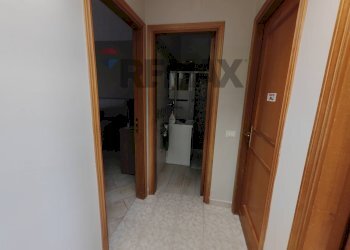 Hall / corridoio - Quadrilocale via Nazionale
 
169, Rometta - foto 24
