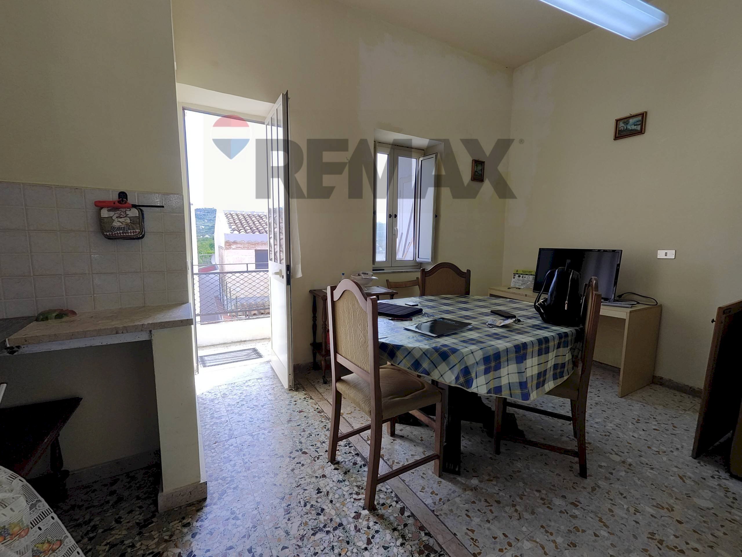 Sala da pranzo - Casa indipendente via XXI ottobre
 
654, Torregrotta - foto 1