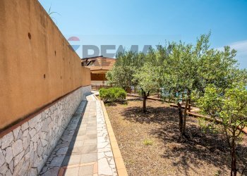Giardino - Two-room apartment Via Sillemi
 
49, Letojanni - photo 12