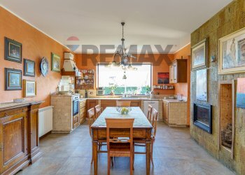 Sala da pranzo - Villa Via Carini
 
27, Acireale - photo 20