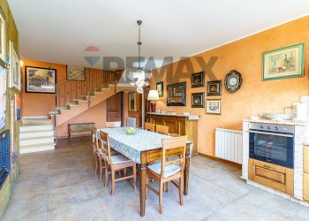 Sala da pranzo - Villa Via Carini
 
27, Acireale - photo 22