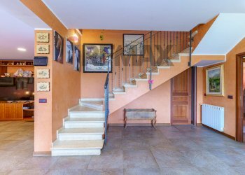 Scale - Villa Via Carini
 
27, Acireale - photo 24
