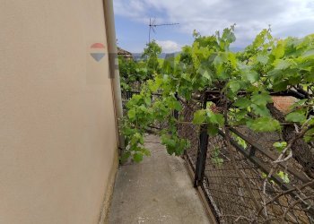 Giardino - Casa indipendente via immacolata
 
9, Monforte San Giorgio - foto 2