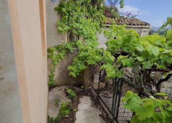 Giardino - Casa indipendente via immacolata
 
9, Monforte San Giorgio - foto 3