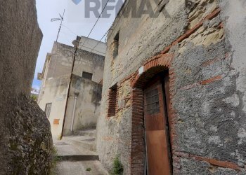 Casa all\'aperto - Casa indipendente via immacolata
 
30, Monforte San Giorgio - foto 1